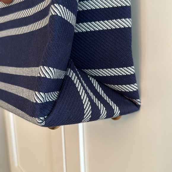 NWOT Just Campagne leather handled tote-brass details -lined in red. - Picture 3 of 8